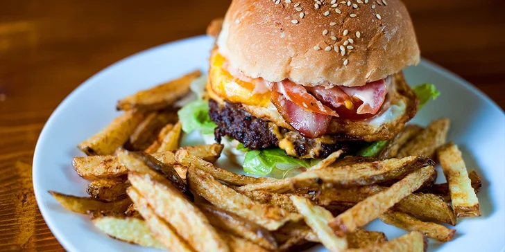 Najchutnejšie burgre v Starom Meste - na výber päť druhov, aj 800g mega burger!