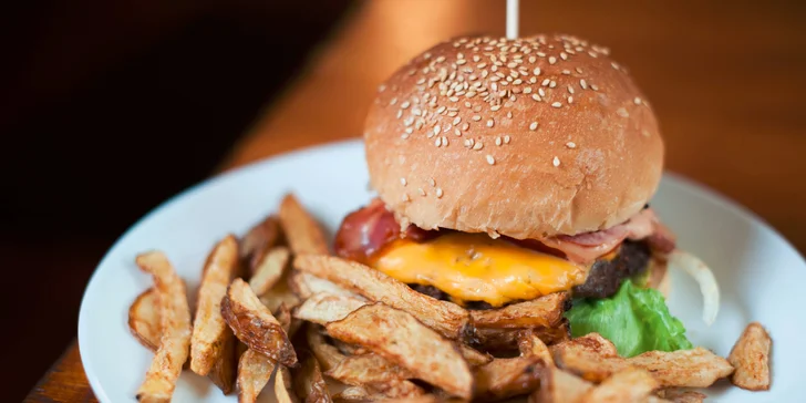 Najchutnejšie burgre v Starom Meste - na výber päť druhov, aj 800g mega burger!