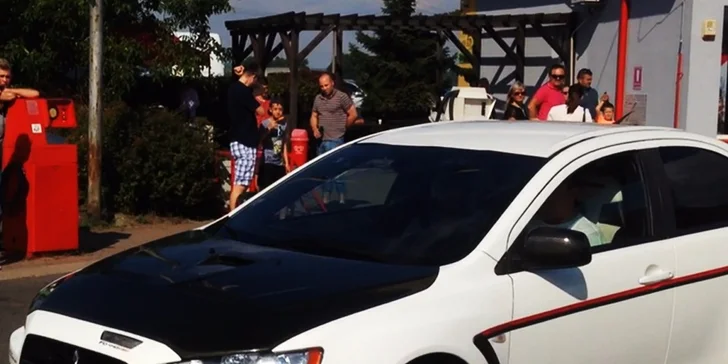 Jazda na BMW, Mitsubishi či Porsche ako vodič alebo spolujazdec