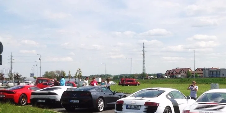 Jazda na BMW, Mitsubishi či Porsche ako vodič alebo spolujazdec