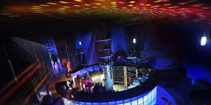 Súkromný strip tanec vo VIP salóniku v BOOBIES club