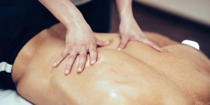 Terapeutická masáž alebo terapeutický balíček s tepelnou terapiou