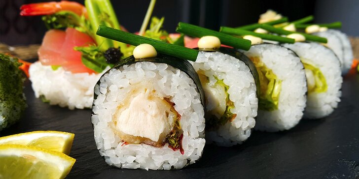Letný sushi set (35 kúskov) a ryžový šalátik so zeleninou