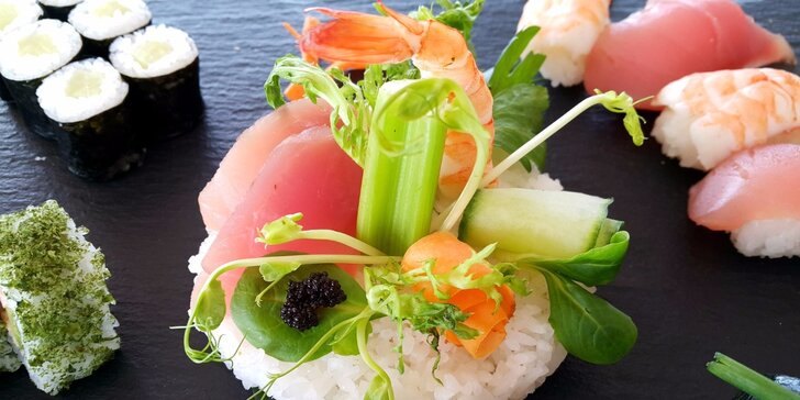 Letný sushi set (35 kúskov) a ryžový šalátik so zeleninou