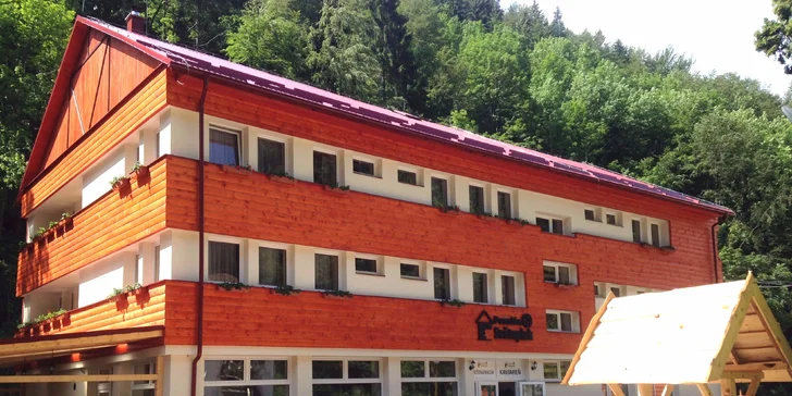 Jar pod Donovalmi v tichom prostredí pri prameňoch liečivej minerálnej vody v Korytnici