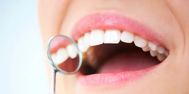 Profesionálna dentálna hygiena v stomatologickej ambulancii s darčekmi pre vás