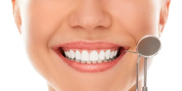 Profesionálna dentálna hygiena v stomatologickej ambulancii s darčekmi pre vás