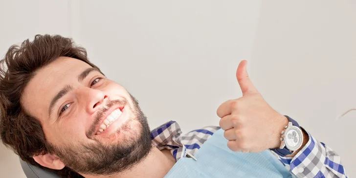Profesionálna dentálna hygiena v stomatologickej ambulancii s darčekmi pre vás