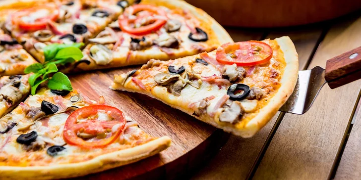 XL Pizza podľa vášho výberu vo WELL DONE restaurant & drink