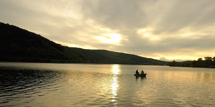 Limitovaná ponuka! Letná dovolenka na brehu Domaše len 30m od pláže s privátnym wellness a vyhliadkovou plavbou