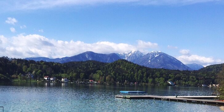 Jedinečná dovolenka v Rakúsku pri jazere s 29 stupňovou vodou iba 3 hodiny od Bratislavy, dieťa do 12 rokov zdarma