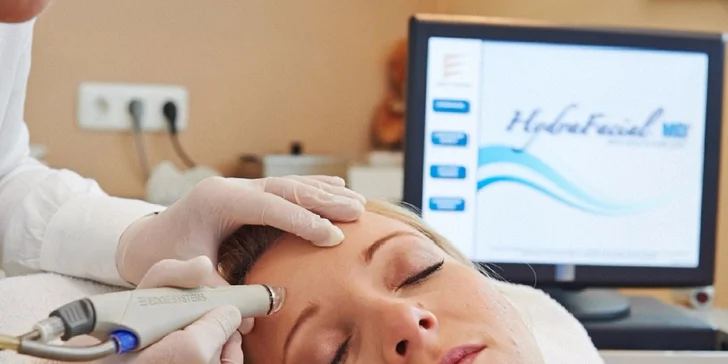 Ošetrenie HydraFacial® s Omniluxom® a hĺbkové čistenie lekárskou kozmetikou Medik 8