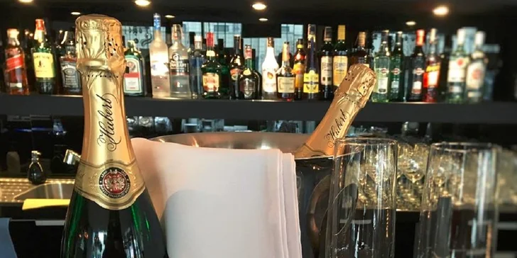Luxusná súkromná párty s konzumáciou 300 € v cene pre 30 osôb v Day & Night cafe