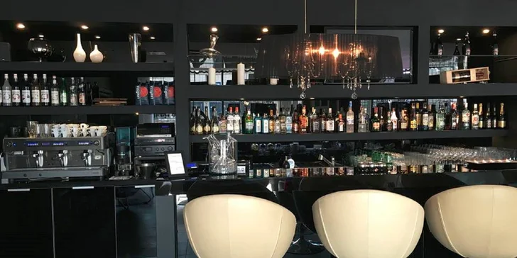 Luxusná súkromná párty s konzumáciou 300 € v cene pre 30 osôb v Day & Night cafe