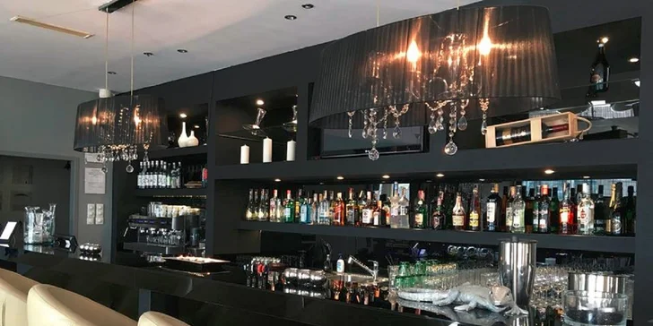 Luxusná súkromná párty s konzumáciou 300 € v cene pre 30 osôb v Day & Night cafe