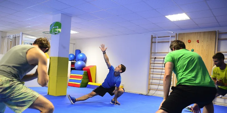 Cvičenie s vlastnou váhou pod dohľadom trénera