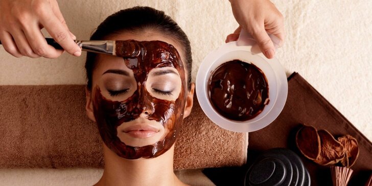 Čokoládové ošetrenie pleti, masáž tváre a krku kokosovým olejom a zlatá pleťová maska alebo čistenie + ozonizér
