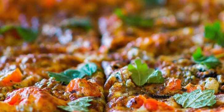Pizza podľa vlastného výberu z 12 druhov! Možnosť osobného odberu a donášky
