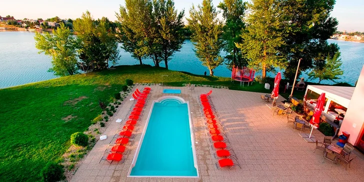 Letná dovolenka na seneckých jazerách s wellnessom vo Wellness Hoteli Relax