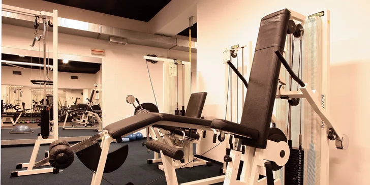 Zacvičte si vo V-fitness! Vstupný tréning aj s trénerom alebo mesačná permanentka