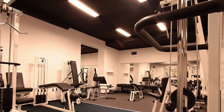 Zacvičte si vo V-fitness! Vstupný tréning aj s trénerom alebo mesačná permanentka