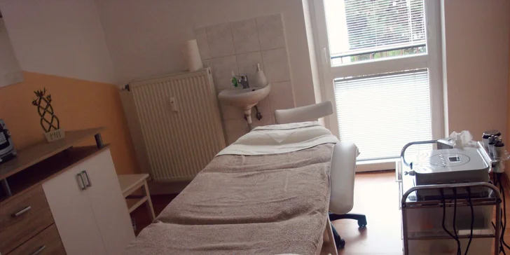 Hĺbkové čistenie ultrazvukom alebo mikrodermabrázia