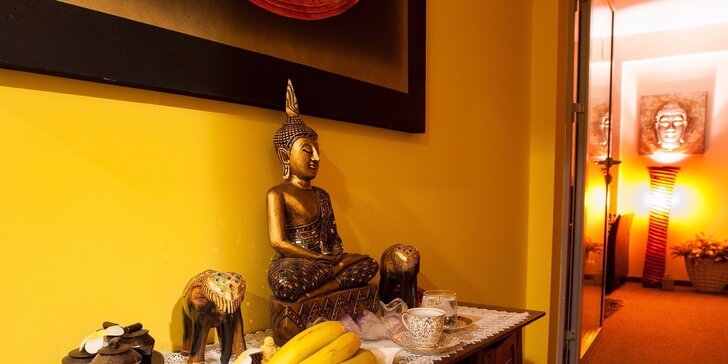 Luxusný balíček thajských procedúr "Celá zlatá", ananásová alebo pomarančová masáž v exotickom Baan Thai