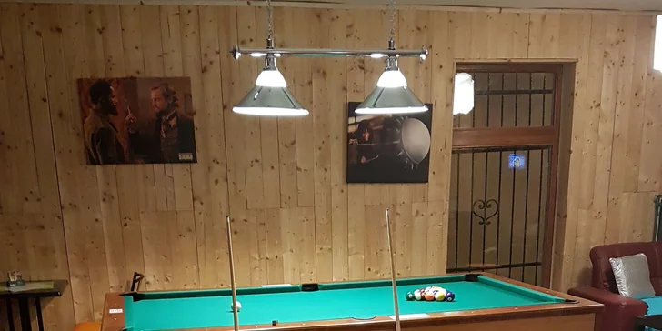 Biliard a nápoj pre dvoch v bare Tarantino Košice