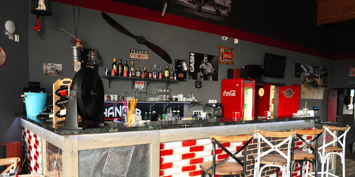 Burger Jack Daniels Royal alebo Fish & Chips v HANGAR Restaurant