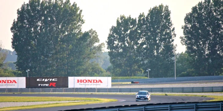 Dajte si až 3 kolečká na SLOVAKIARINGU v Honde Accord Type R