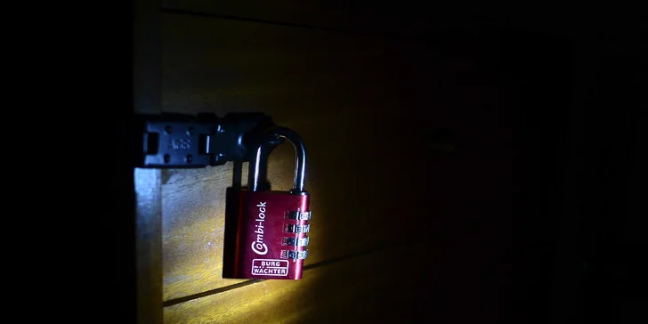 Úniková hra Escape Zone! Zachráňte svet v tajnom laboratóriu!