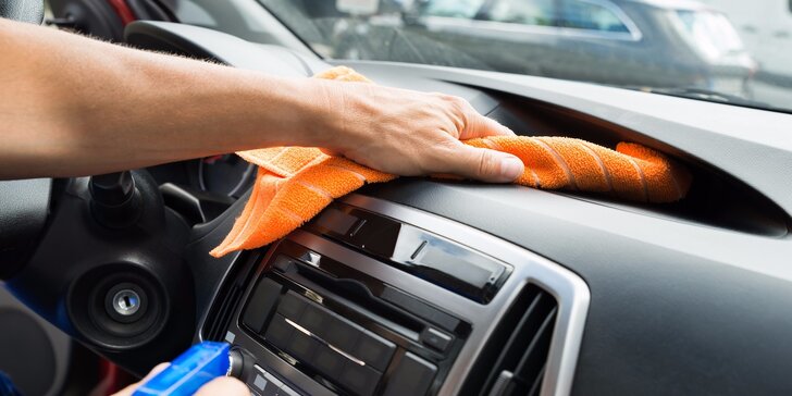 Kompletné ručné umytie exteriéru a interiéru auta alebo renovácia laku