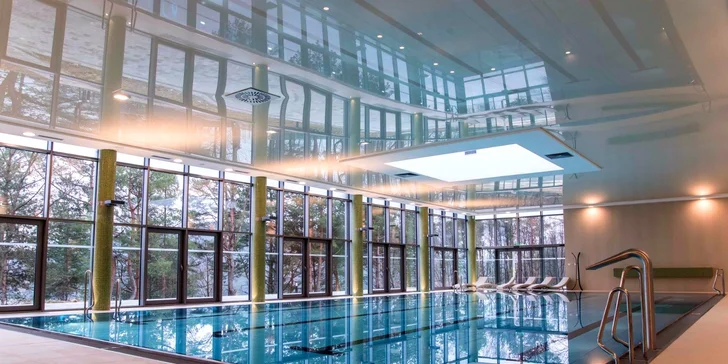 Vstup do moderného wellness aj s masážami a večerou