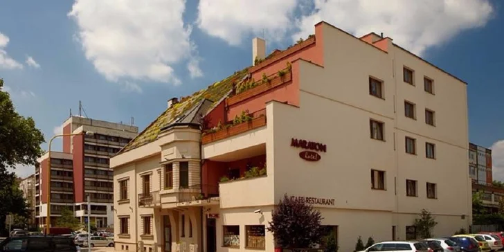 Šťavnaté morčacie stehno či plátky grilovanej zeleniny v Cafe-Restaurant Maraton