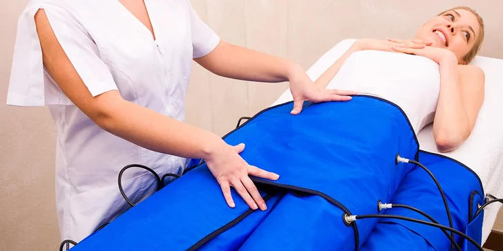 Kavitácia, vákuová masáž alebo lymfodrenáž počas hĺbkového čistenia pleti
