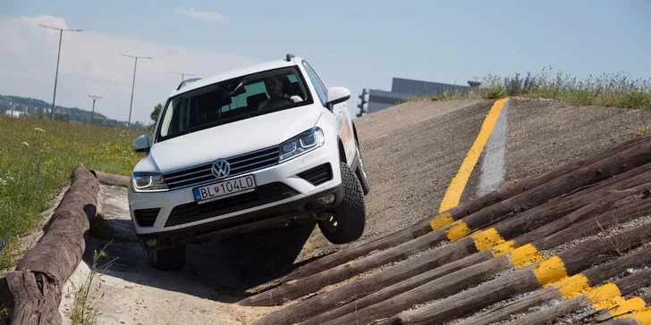 Vyskúšajte si úplne nový Volkswagen Touareg na jedinečnej offroadovej trati priamo v obrovskej automobilke Volkswagen