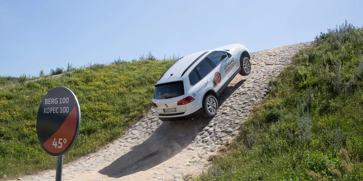 Vyskúšajte si úplne nový Volkswagen Touareg na jedinečnej offroadovej trati priamo v obrovskej automobilke Volkswagen