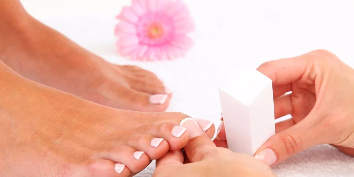Klasická manikúra, japonská manikúra alebo permanentné Shellac lakovanie