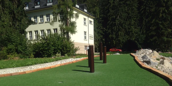 Adventure golf v Rajeckých Tepliciach - novovybudovaný areál s 18 jamkami