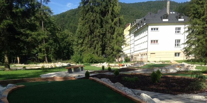 Adventure golf v Rajeckých Tepliciach - novovybudovaný areál s 18 jamkami
