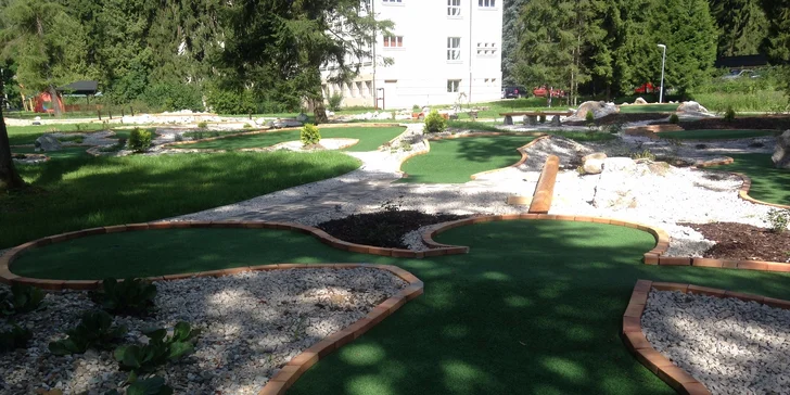 Adventure golf v Rajeckých Tepliciach - novovybudovaný areál s 18 jamkami