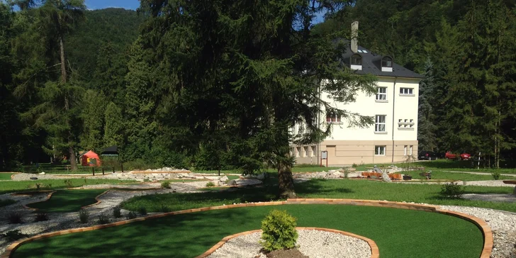Adventure golf v Rajeckých Tepliciach - novovybudovaný areál s 18 jamkami