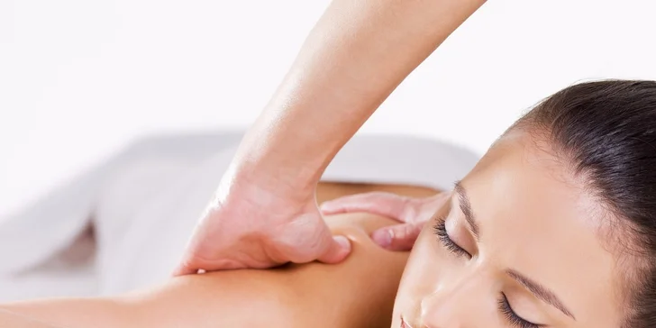 Klasická alebo relaxačná masáž chrbta a šije v salóne InBody