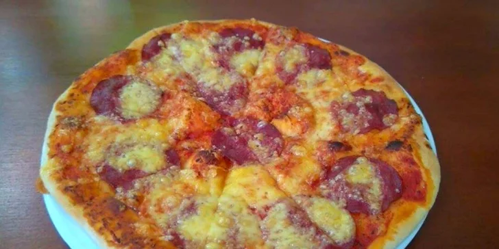 Pizza podľa vlastného výberu (až 17 druhov) v Casa Cuba