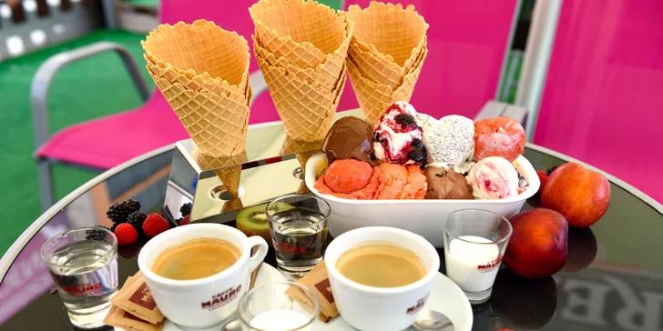 Výborná zmrzlina z čerstvého domáceho ovocia. Každý deň na výber až 20 druhov! Možnosť aj TAKE AWAY v maxi balení!