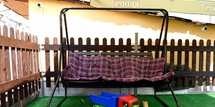 Výborná zmrzlina z čerstvého domáceho ovocia. Každý deň na výber až 20 druhov! Možnosť aj TAKE AWAY v maxi balení!