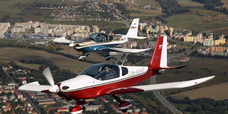 Prelet v okolí Tatier, nad Košicami či Prešovom s možnosťou pilotovania