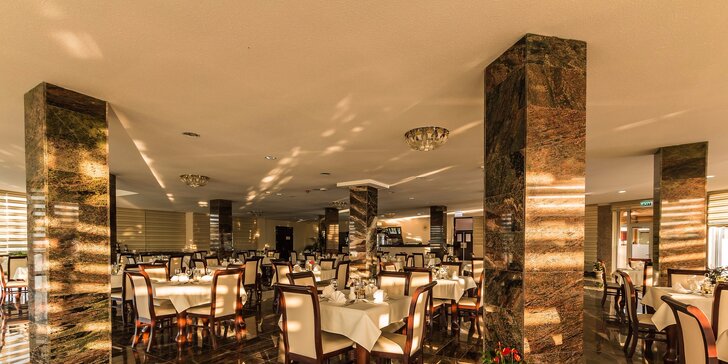 Flank steak s domácimi hranolčekmi a rukolovým šalátom v exkluzívnom novootvorenom hoteli Miraj Resort****