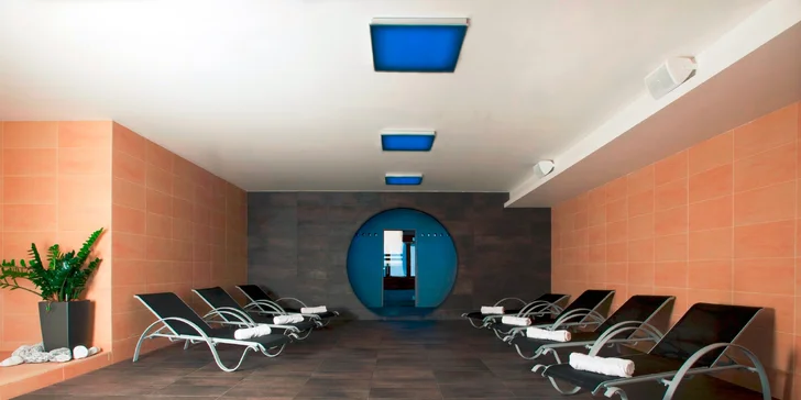 Zimný FIRST MINUTE: 4 dni v pražskom apartmáne s raňajkami, wellness, fitness a vínom pre 2