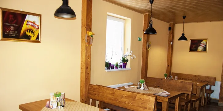 Berries burger s hranolčekmi a dresingom